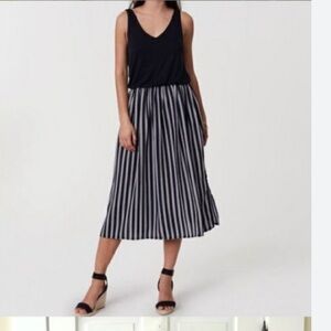 LOFT Charcoal V-Neck Blouse